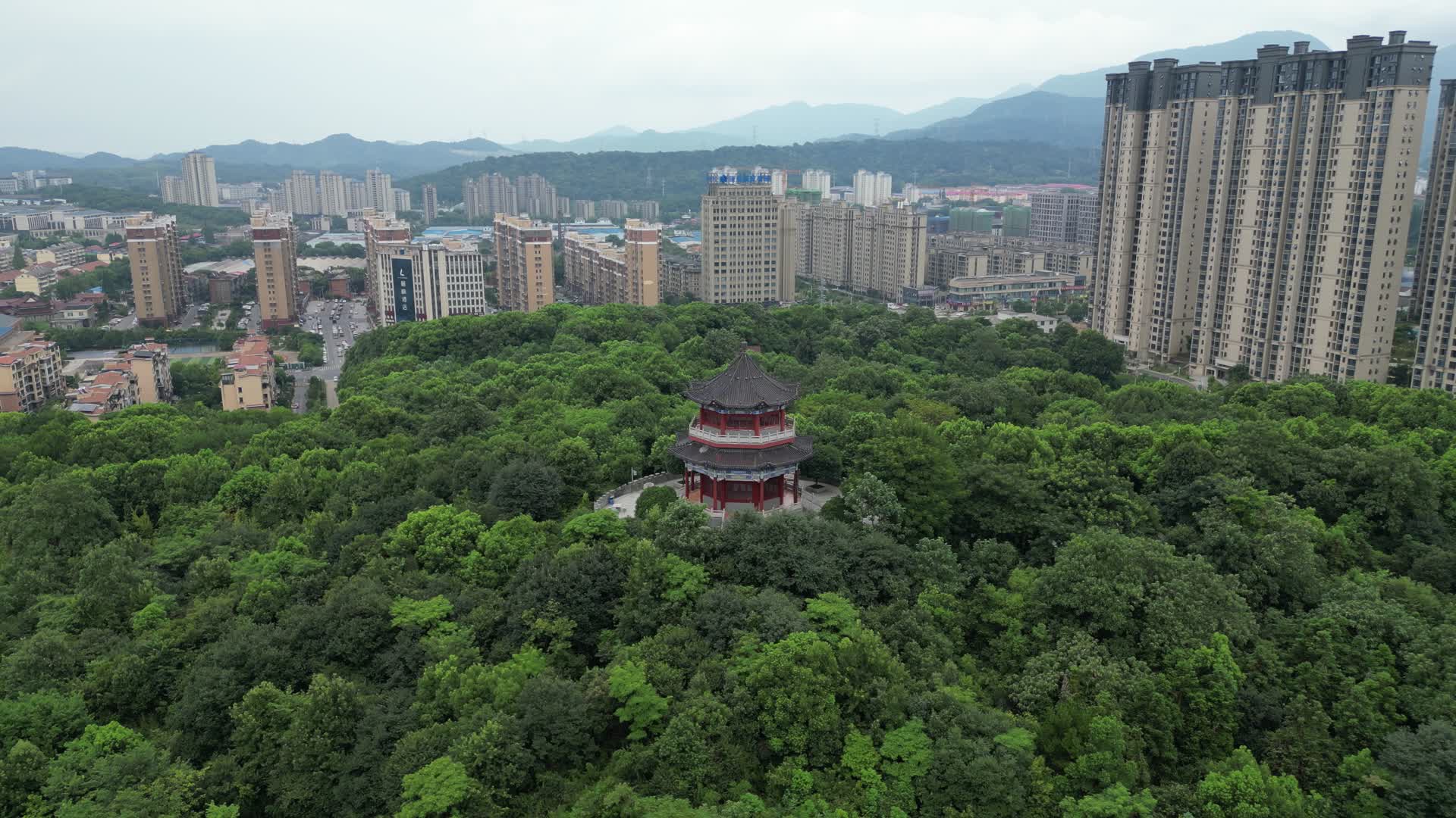 航拍江西九江南山公园4A景区清心阁视频的预览图