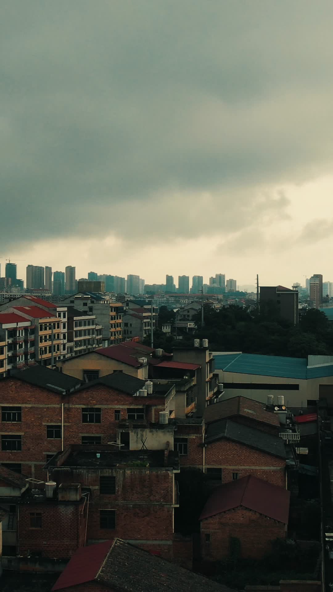 湖南双峰县城市建设竖屏航拍视频的预览图