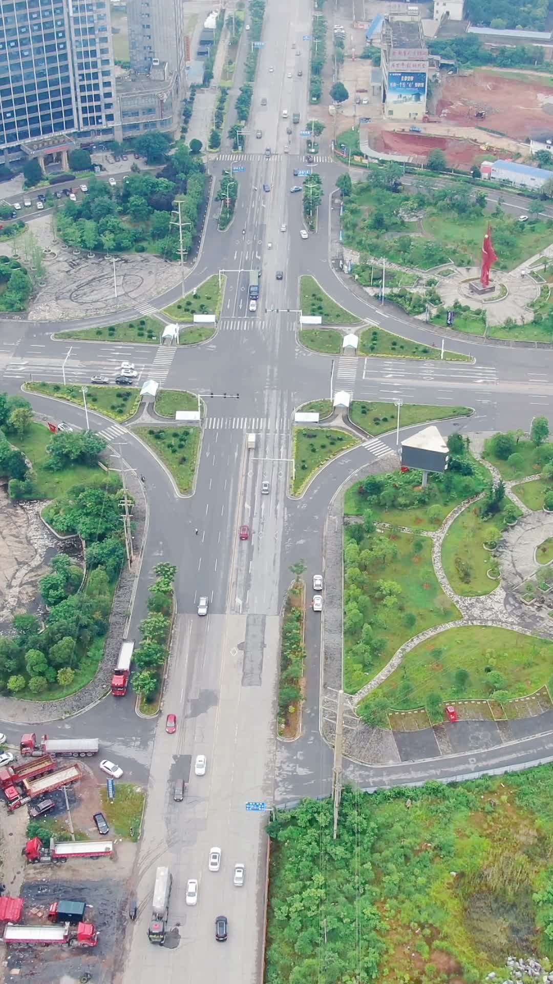 航拍湖南邵阳城市交通竖屏视频的预览图