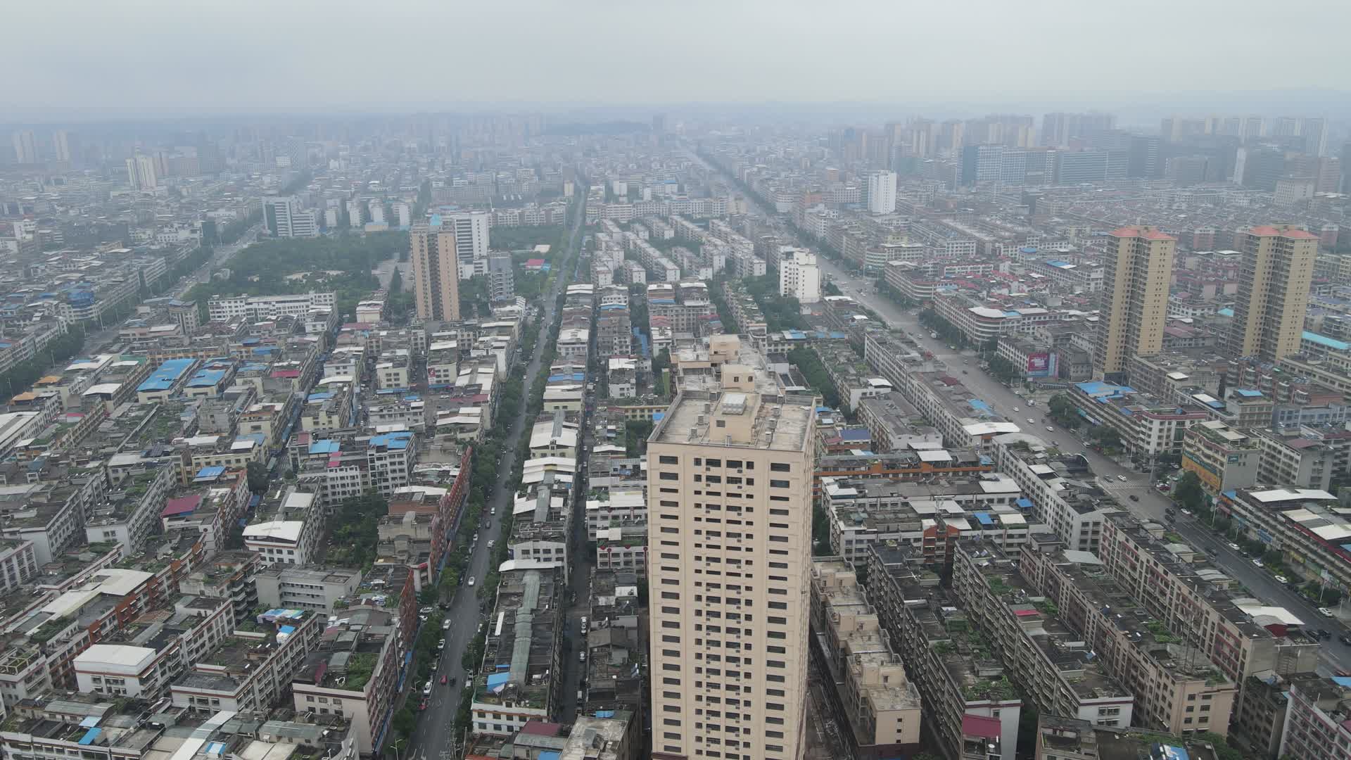 城市航拍湖南邵阳城市老城区视频的预览图