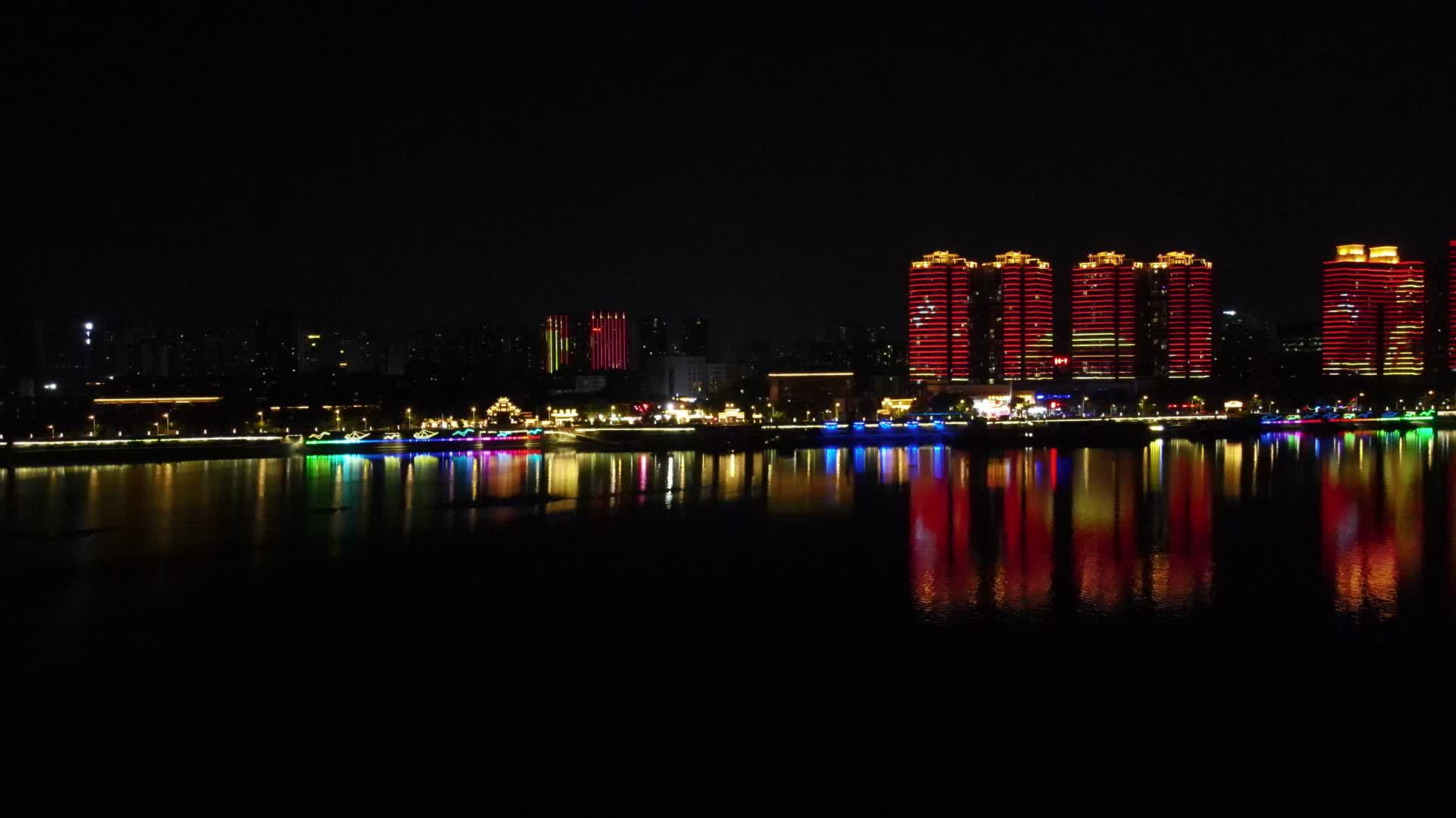 航拍湖北襄阳汉江城市夜景视频的预览图