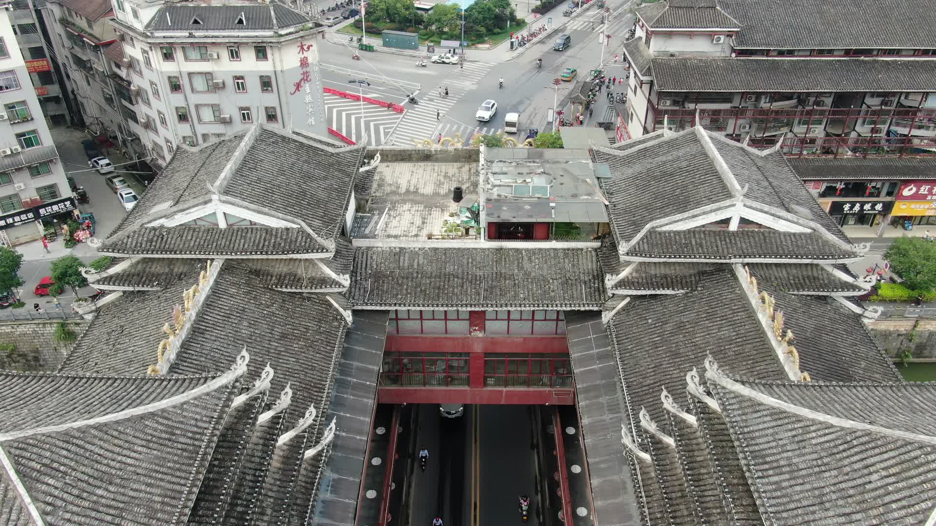 航拍湖南通道廊桥视频的预览图
