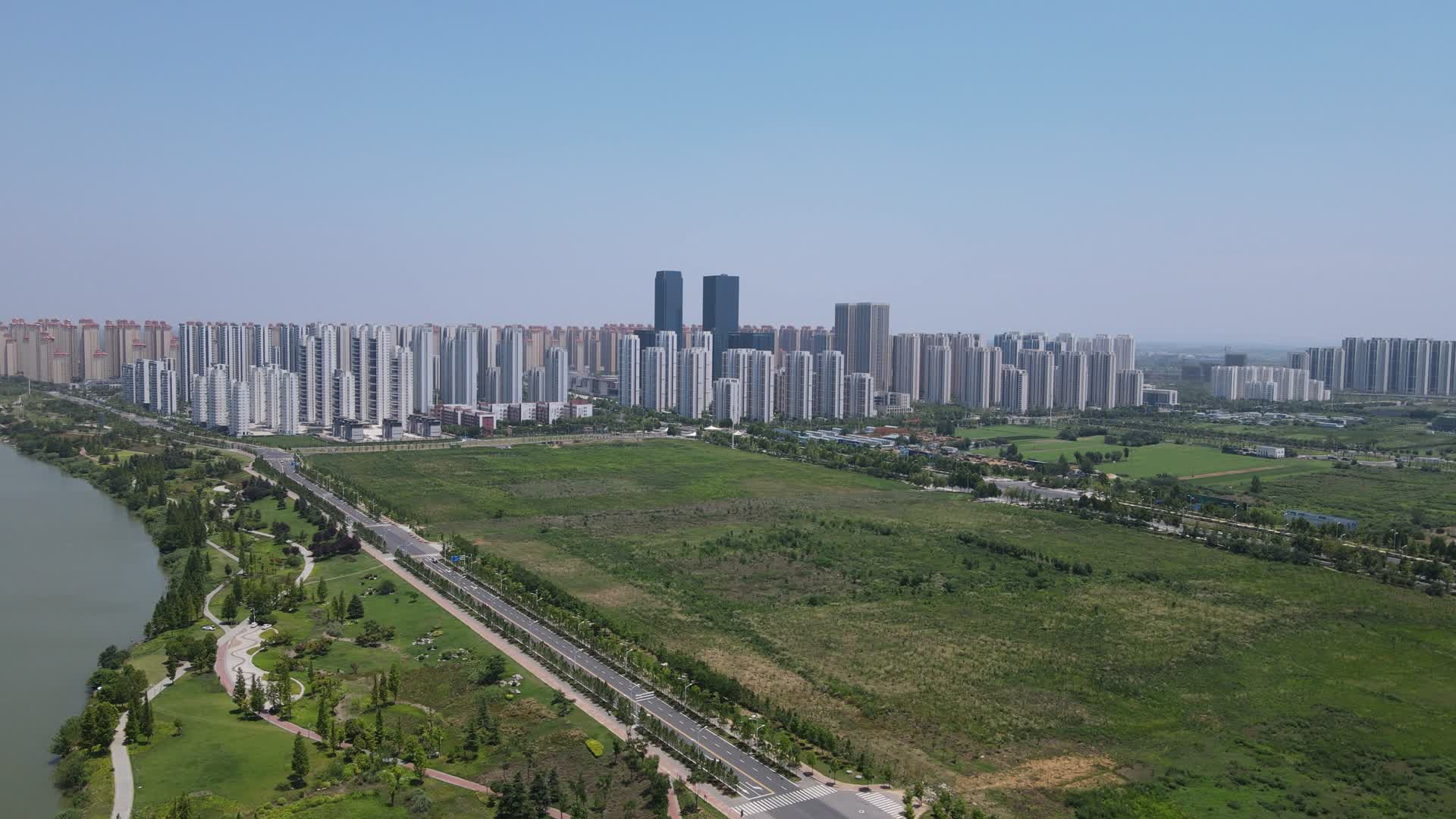 航拍湖北襄阳襄州区城市风光视频的预览图