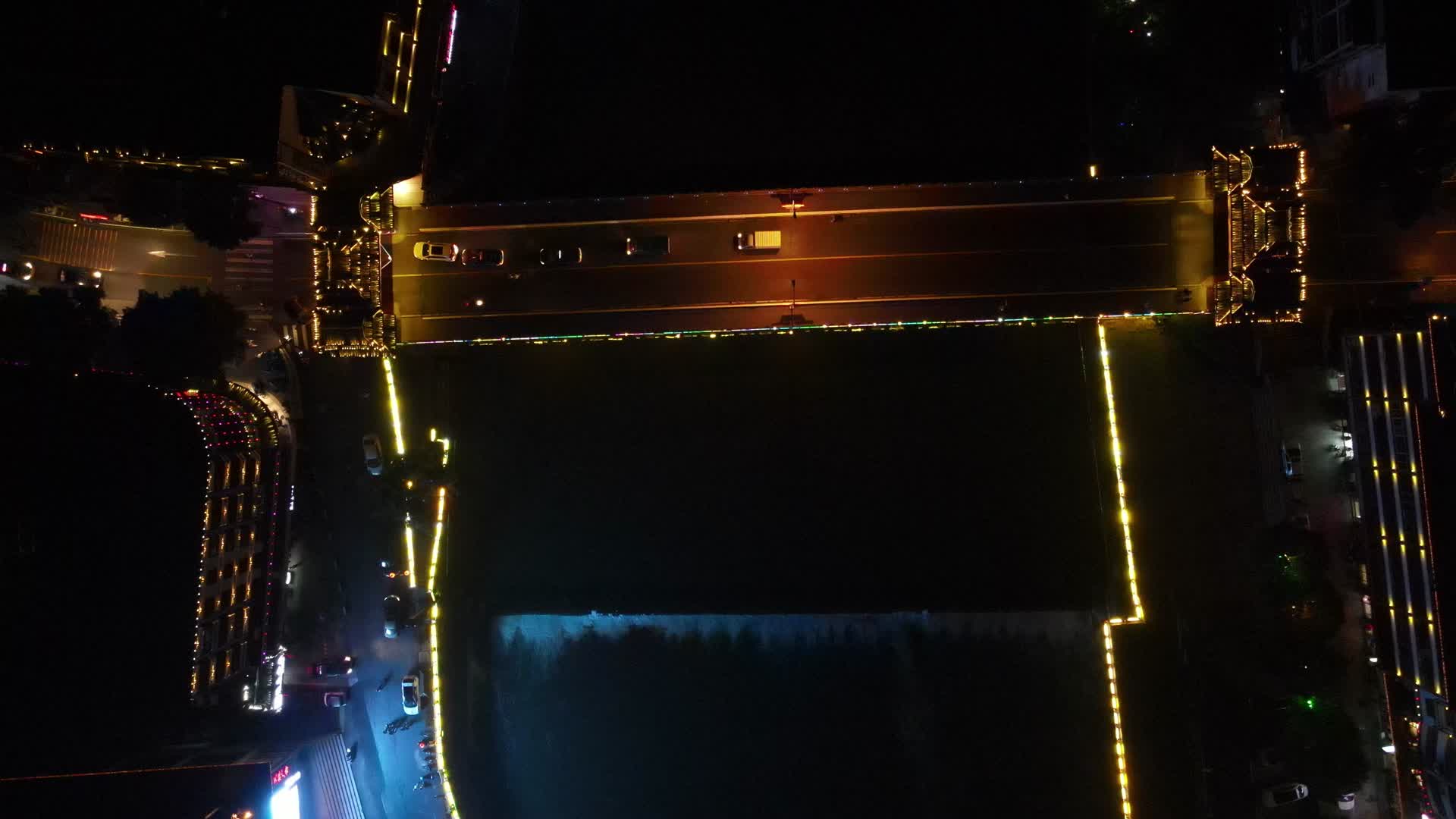 城市航拍湖南芷江风雨桥夜景视频的预览图