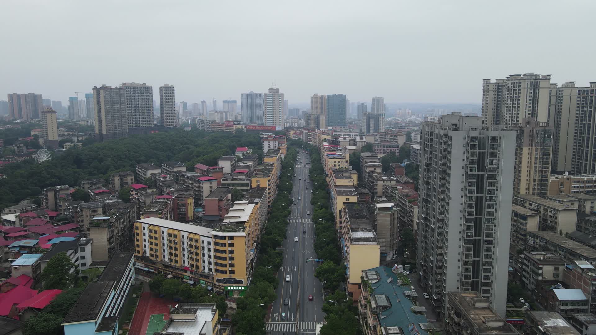 城市航拍湖南隆回城市交通视频的预览图