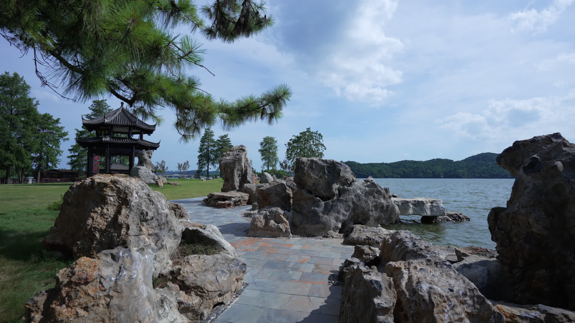 湖北武汉东湖落雁风景区视频的预览图