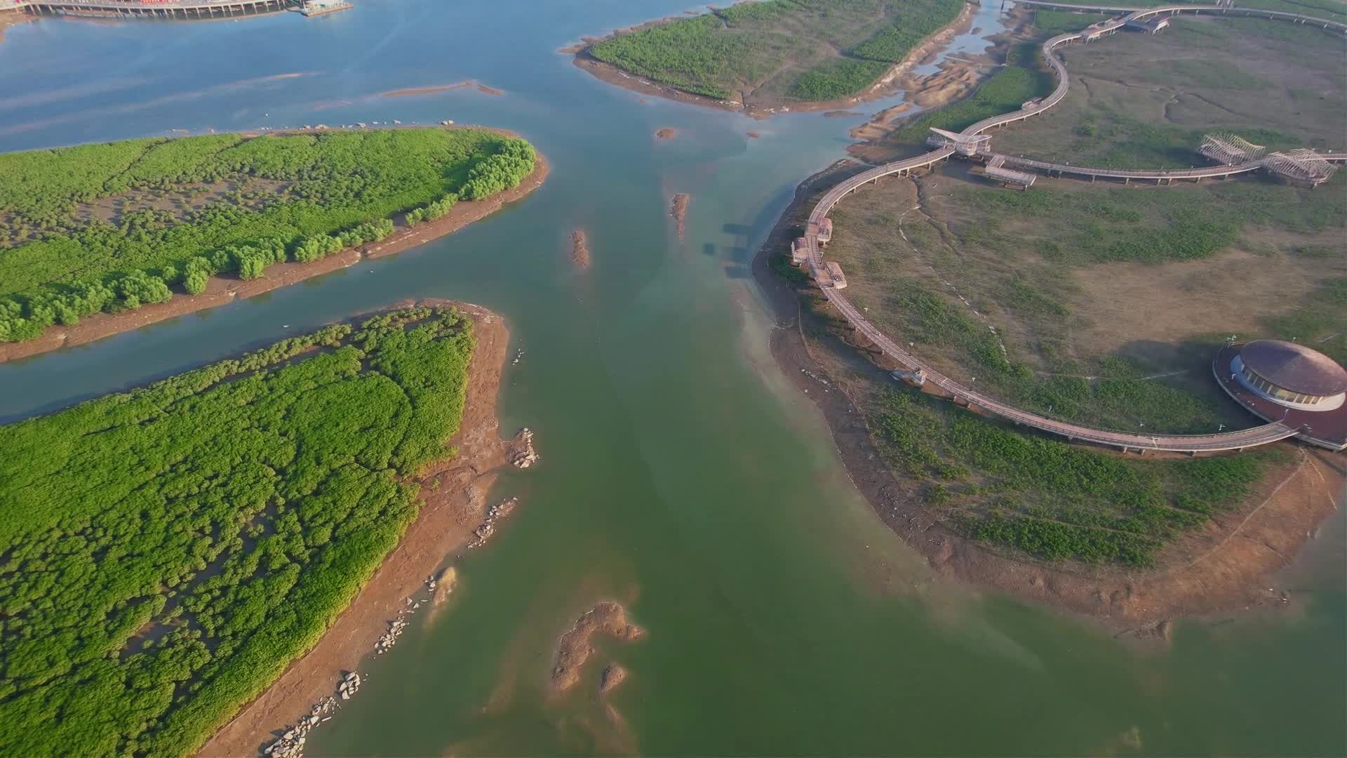 航拍厦门下潭尾湿地公园视频的预览图