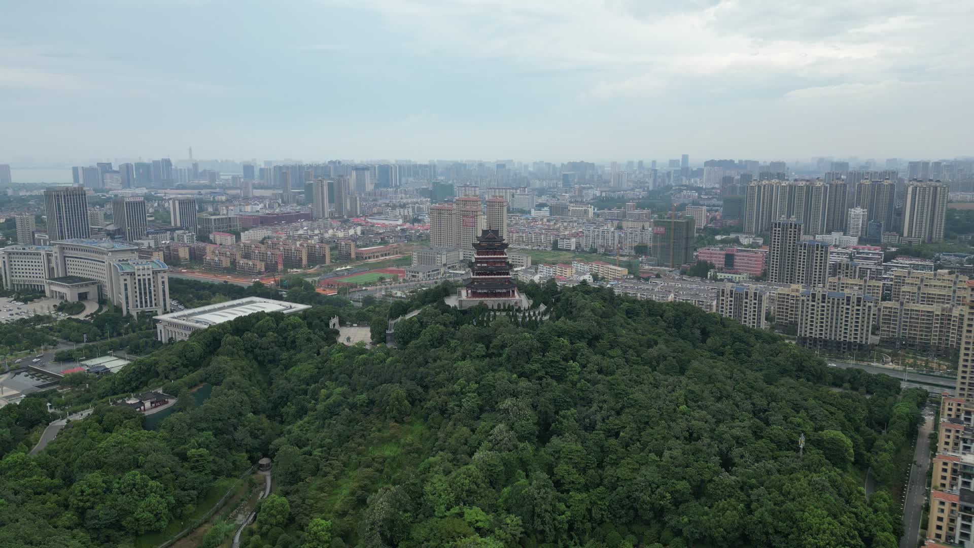 航拍江西九江南山公园4A景区视频的预览图