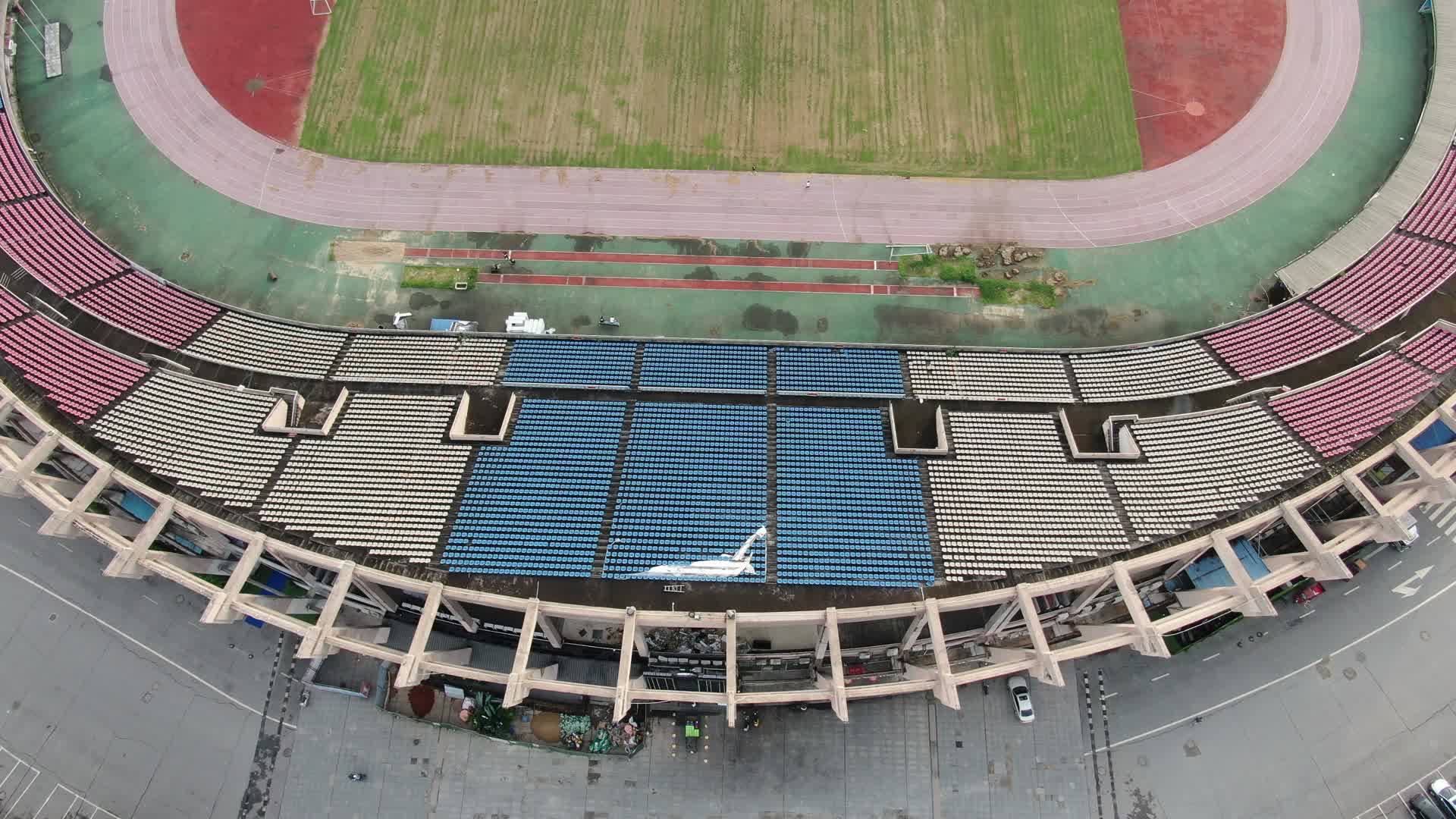 航拍湖南湘潭体育中心视频的预览图