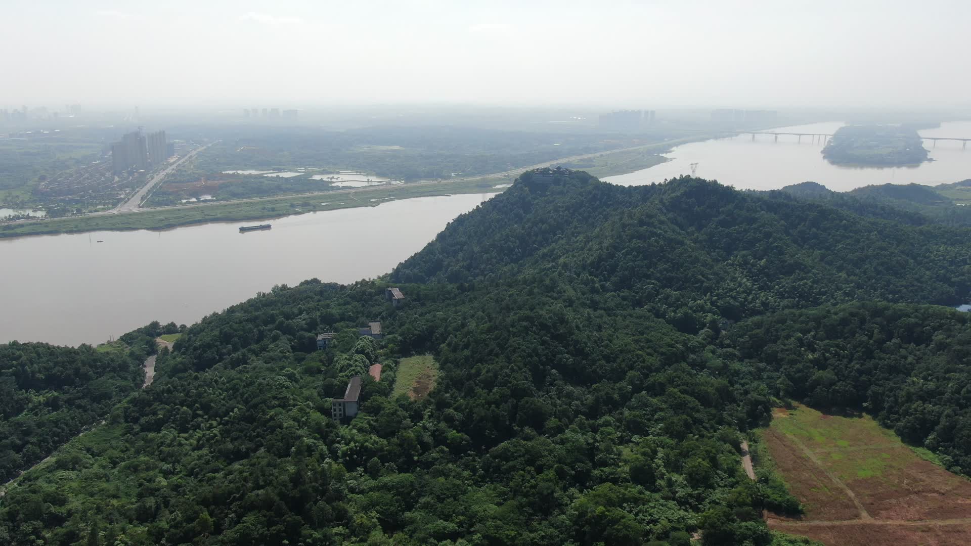 航拍旅游景区湖南湘潭昭山风景区视频的预览图