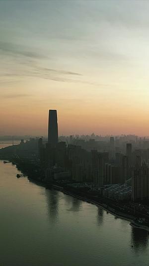武汉清晨日出彩霞竖屏航拍视频的预览图