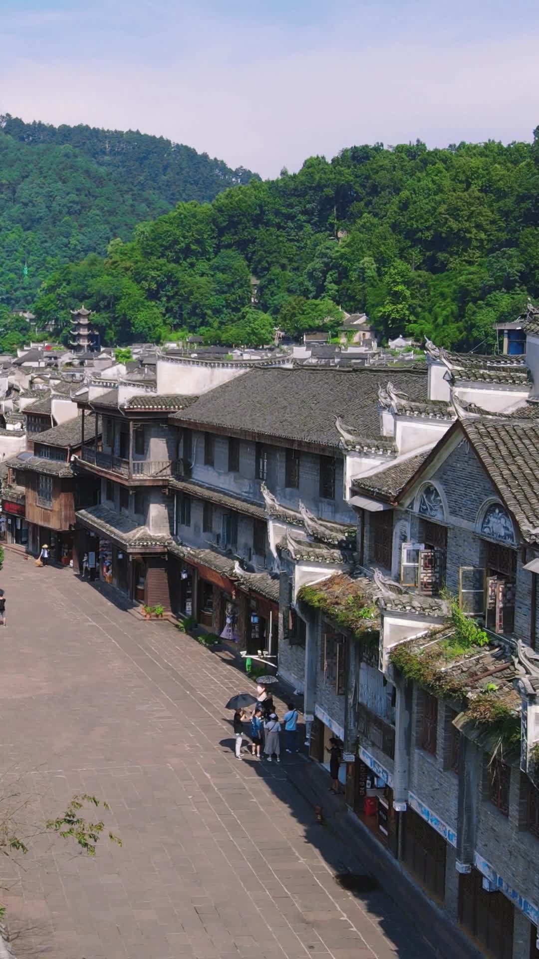 湖南湘西凤凰古城竖屏航拍视频的预览图