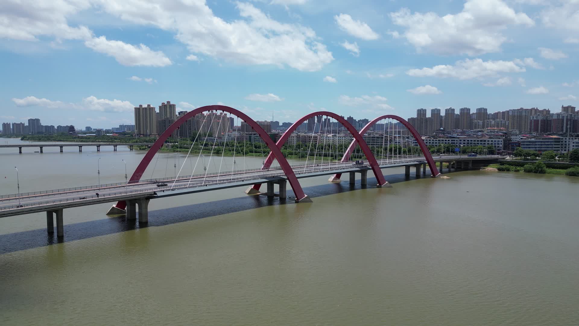航拍江西抚州中州大桥交通视频的预览图