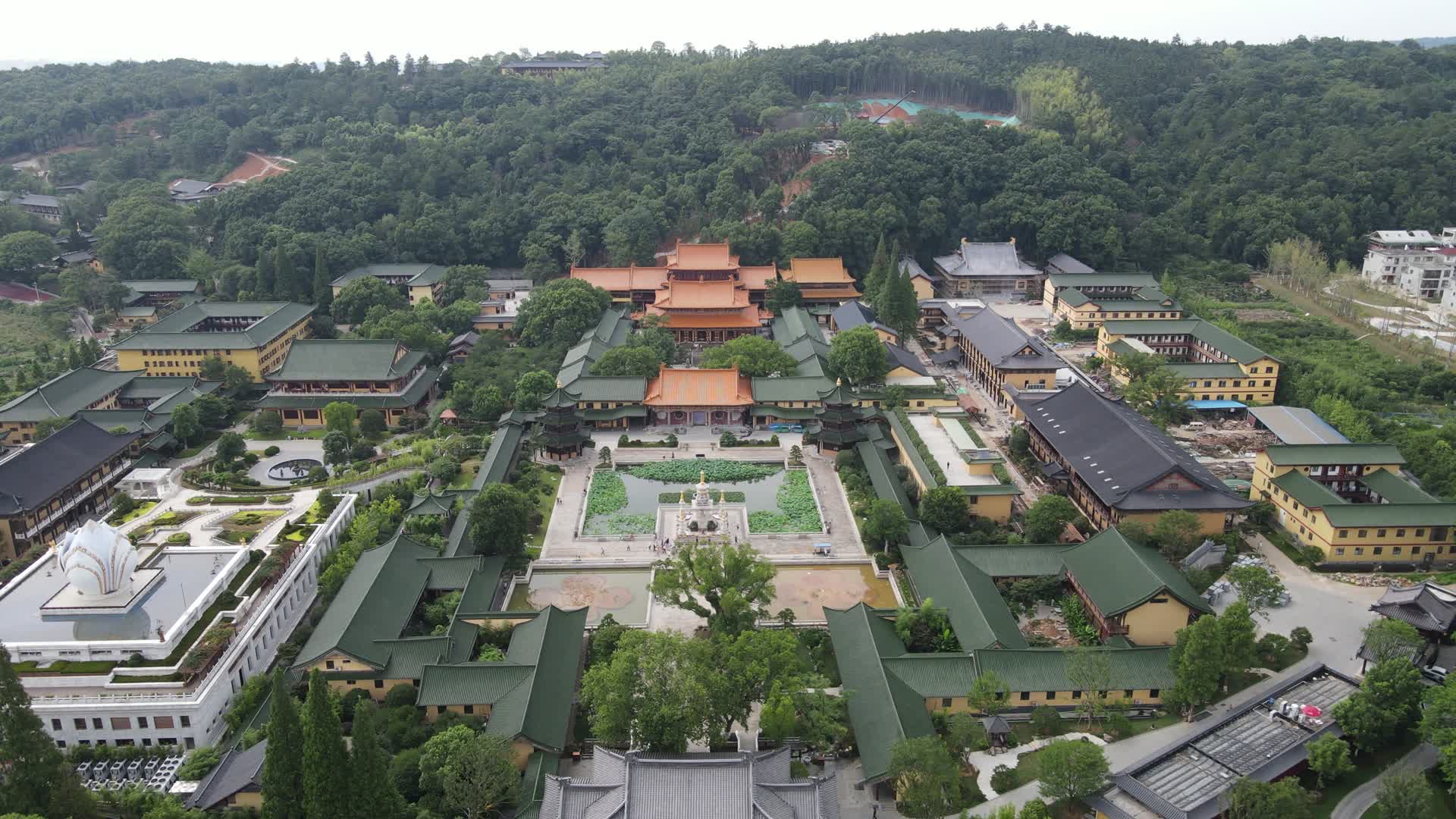 航拍江西庐山东林寺古建筑文化视频的预览图