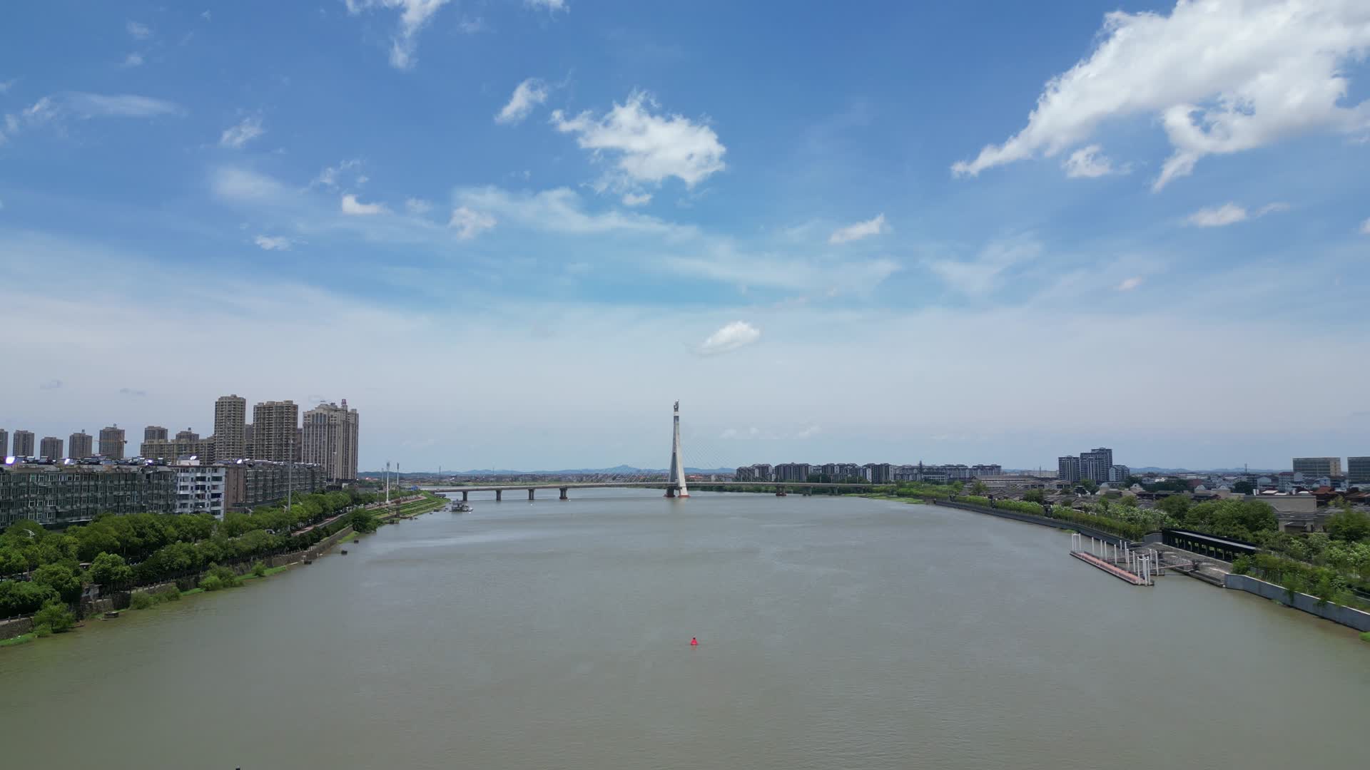 航拍江西福州赣东大桥交通视频的预览图