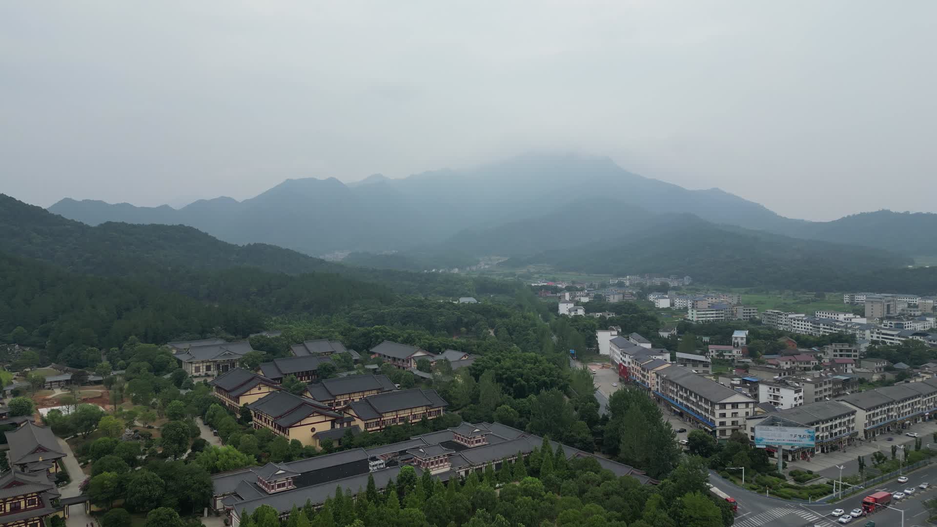 航拍江西九江东林大佛寺庙视频的预览图