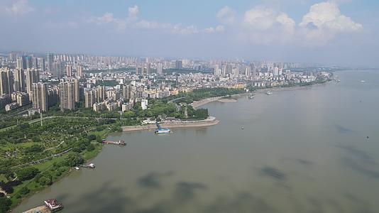 航拍荆州城市宣传片地标建筑视频的预览图