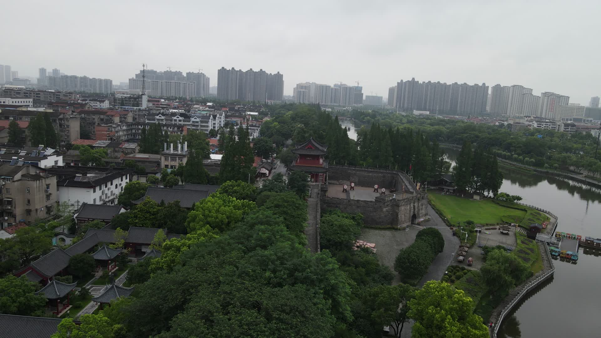 航拍荆州城市宣传片地标建筑视频的预览图