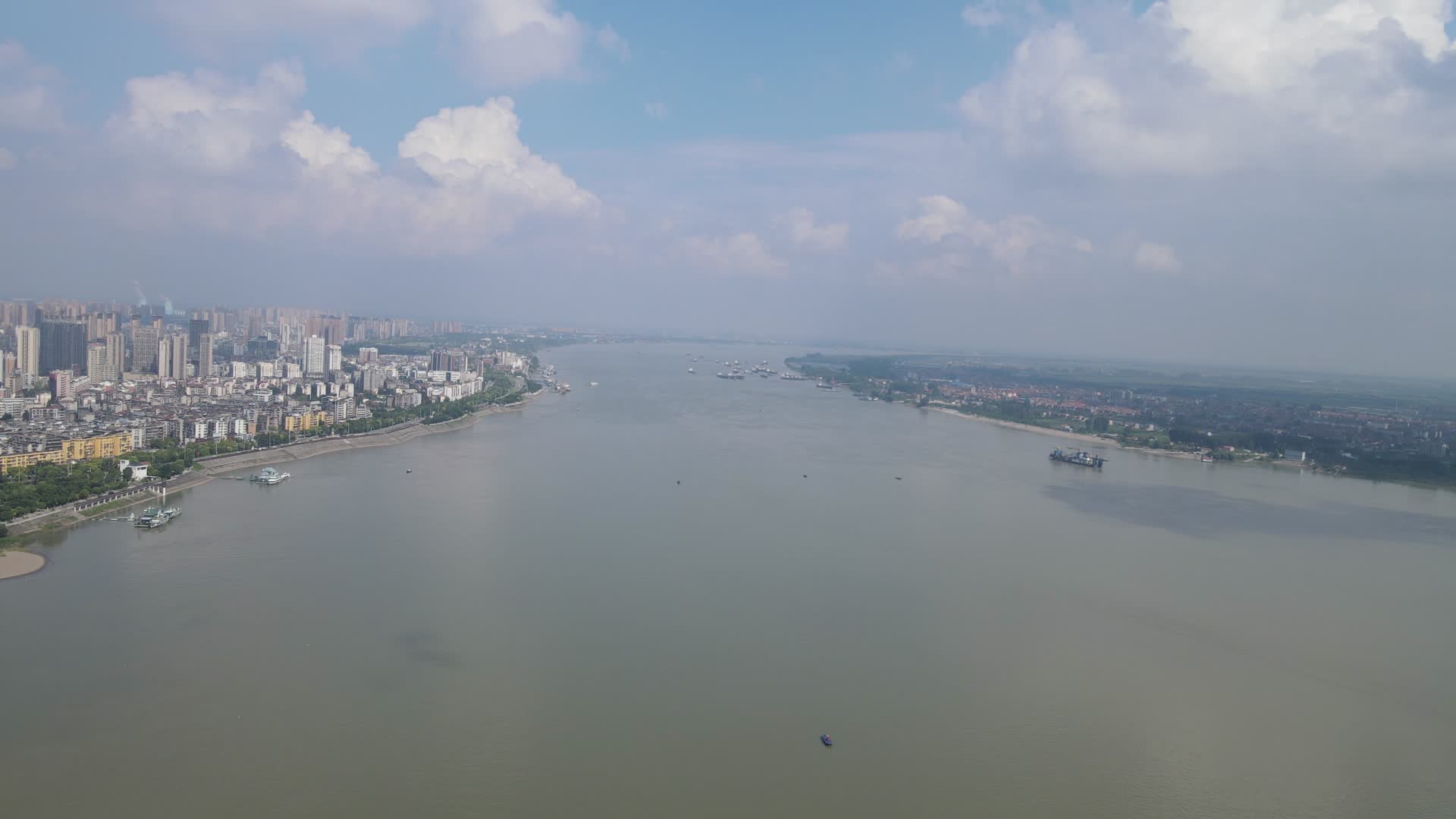 航拍湖北荆州城市宣传片地标建筑视频的预览图