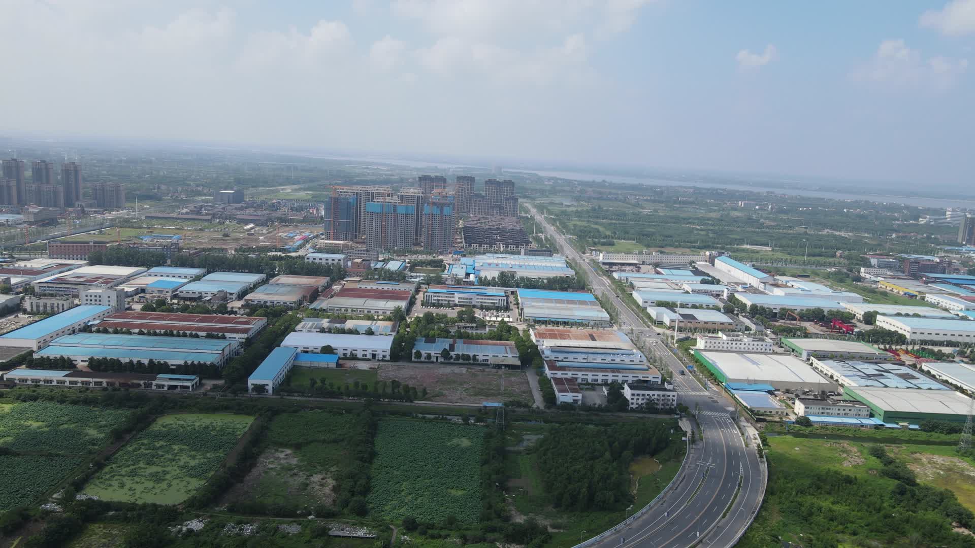 航拍湖北襄阳城市风光地标建筑视频的预览图