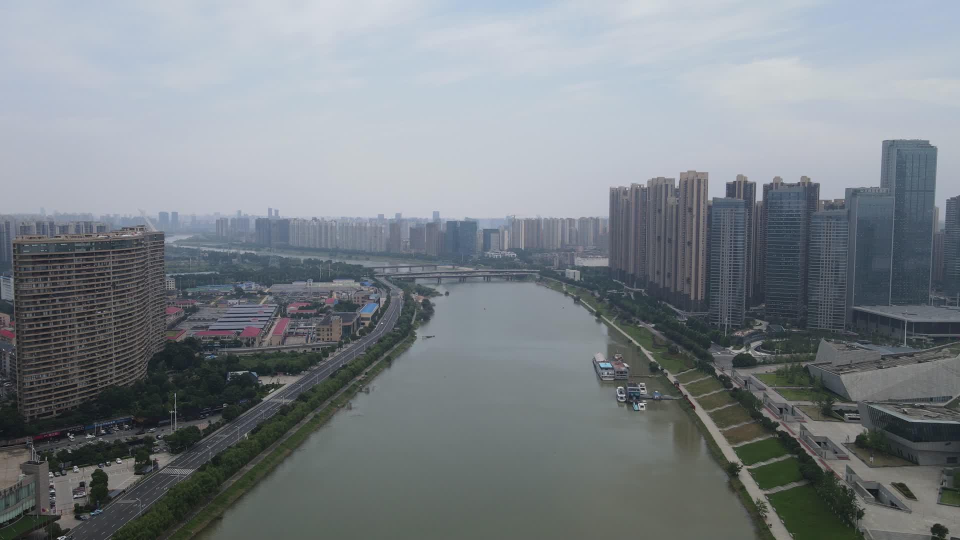 航拍湖南长沙浏阳河风光视频的预览图