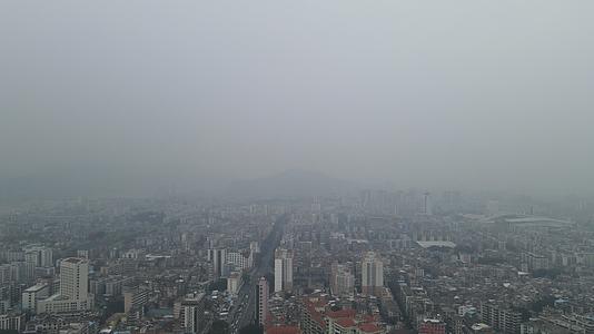 阴霾下的广州空镜视频的预览图