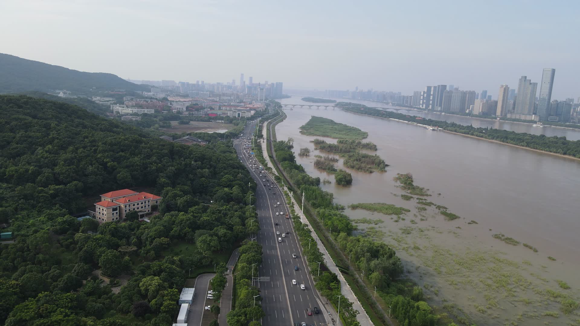 湖南长沙湘江中路交通航拍视频的预览图