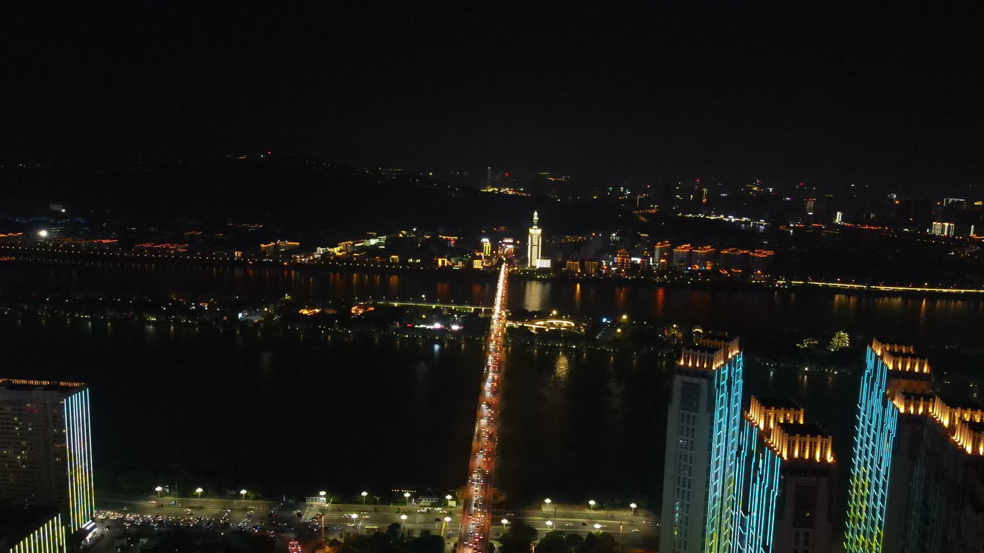 航拍城市夜景灯光湖南长沙视频的预览图