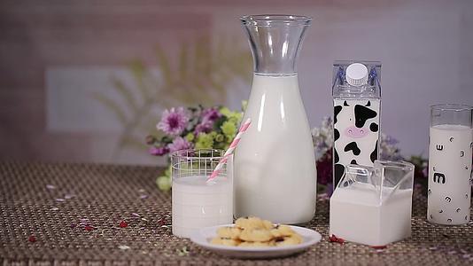 镜头合集蛋白质牛奶奶制品视频的预览图