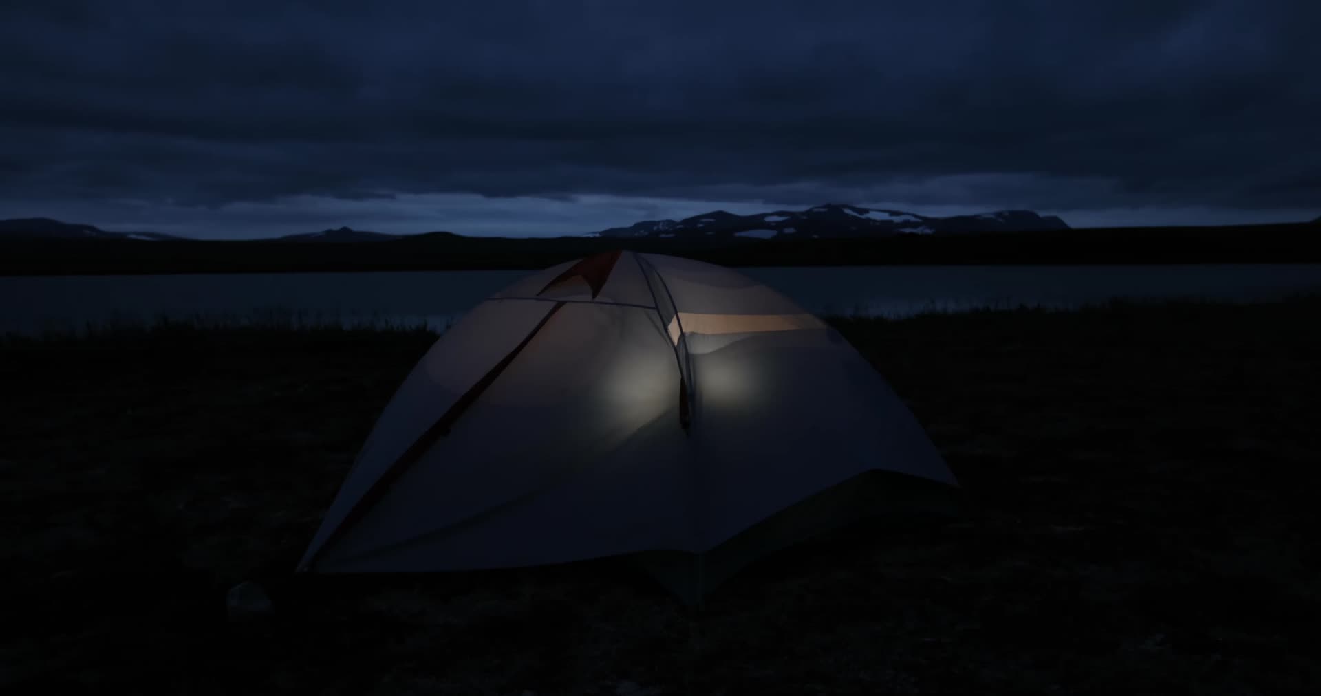 夜晚露营帐篷灯光视频的预览图