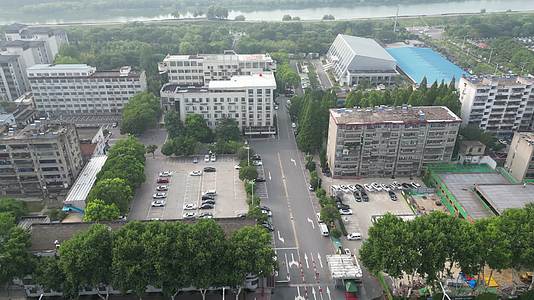 湖北襄阳市政府办公楼航拍视频的预览图