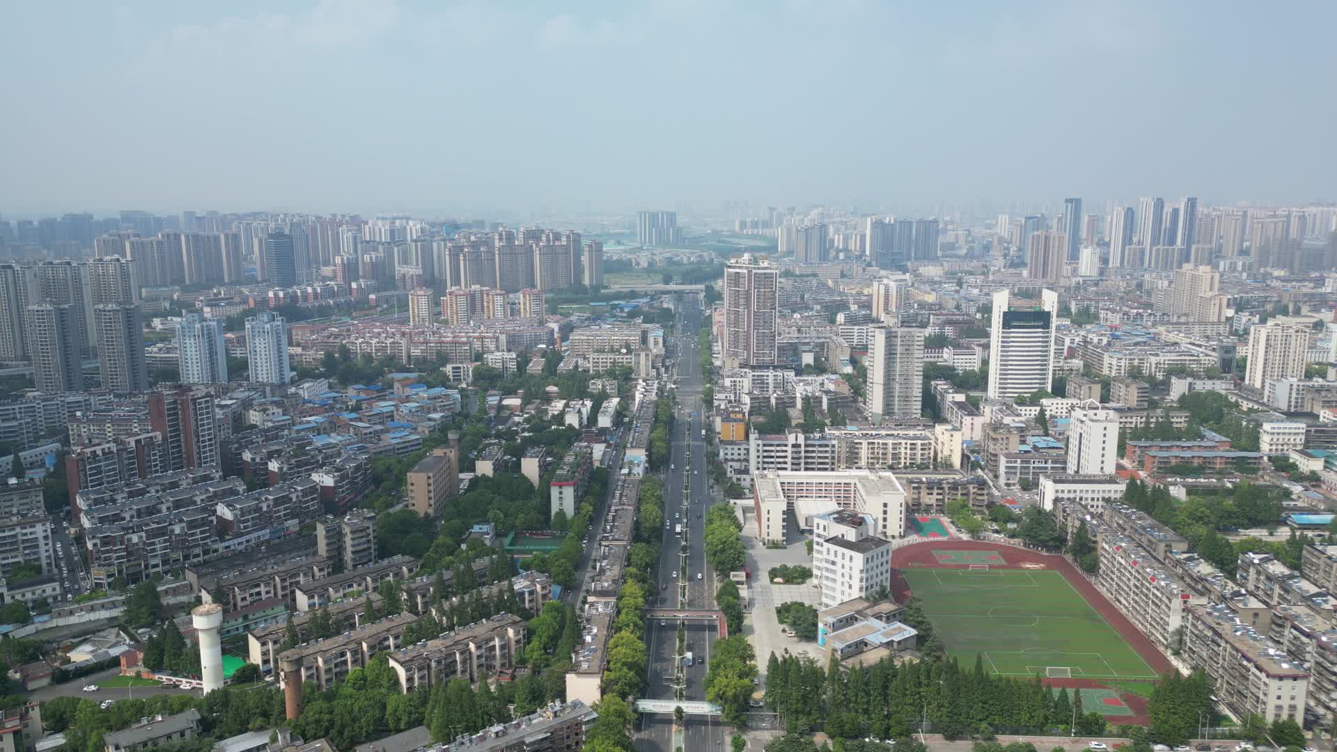 湖北襄阳城市高楼交通航拍视频的预览图