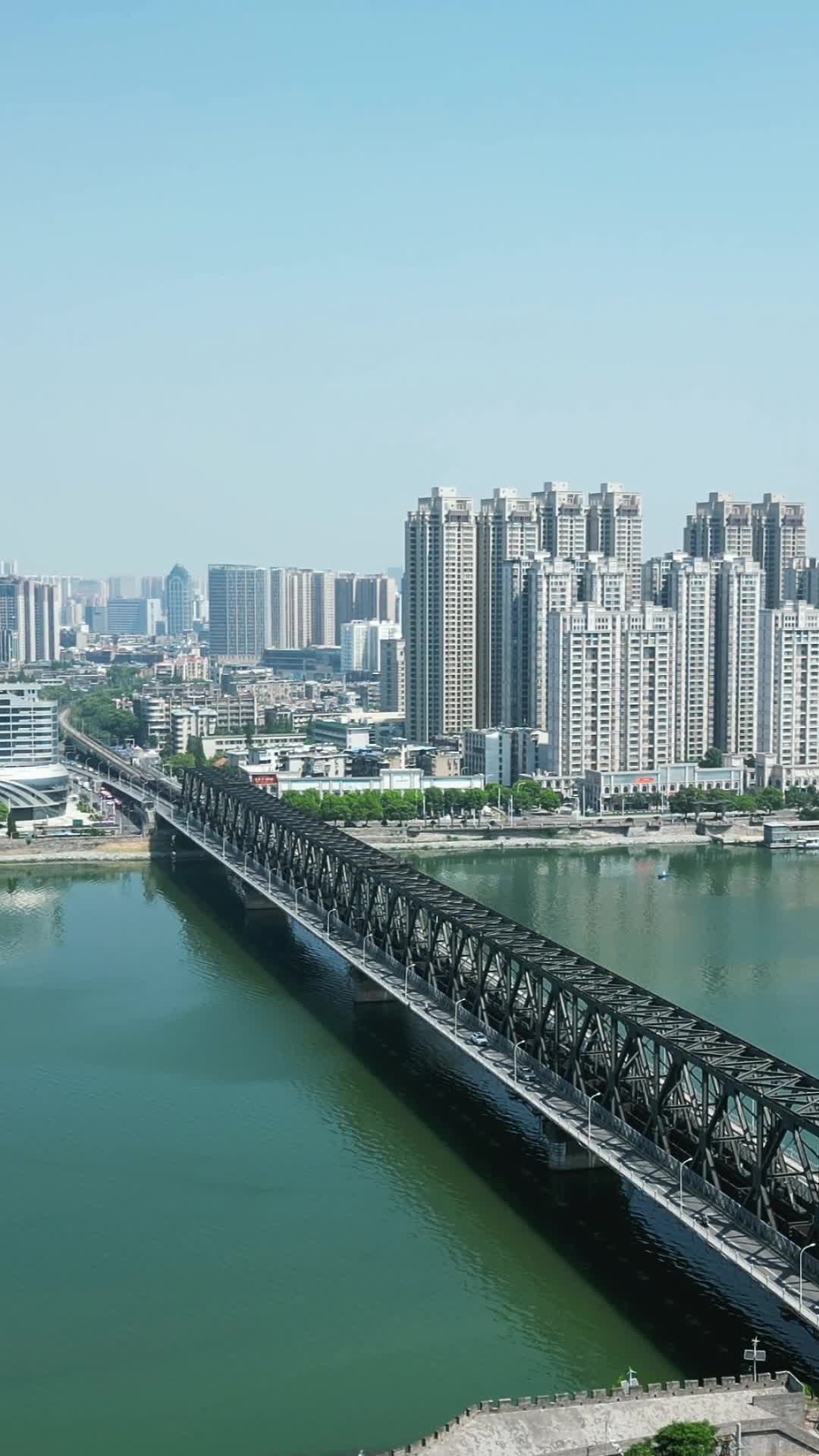 航拍湖北襄阳汉江大桥视频的预览图
