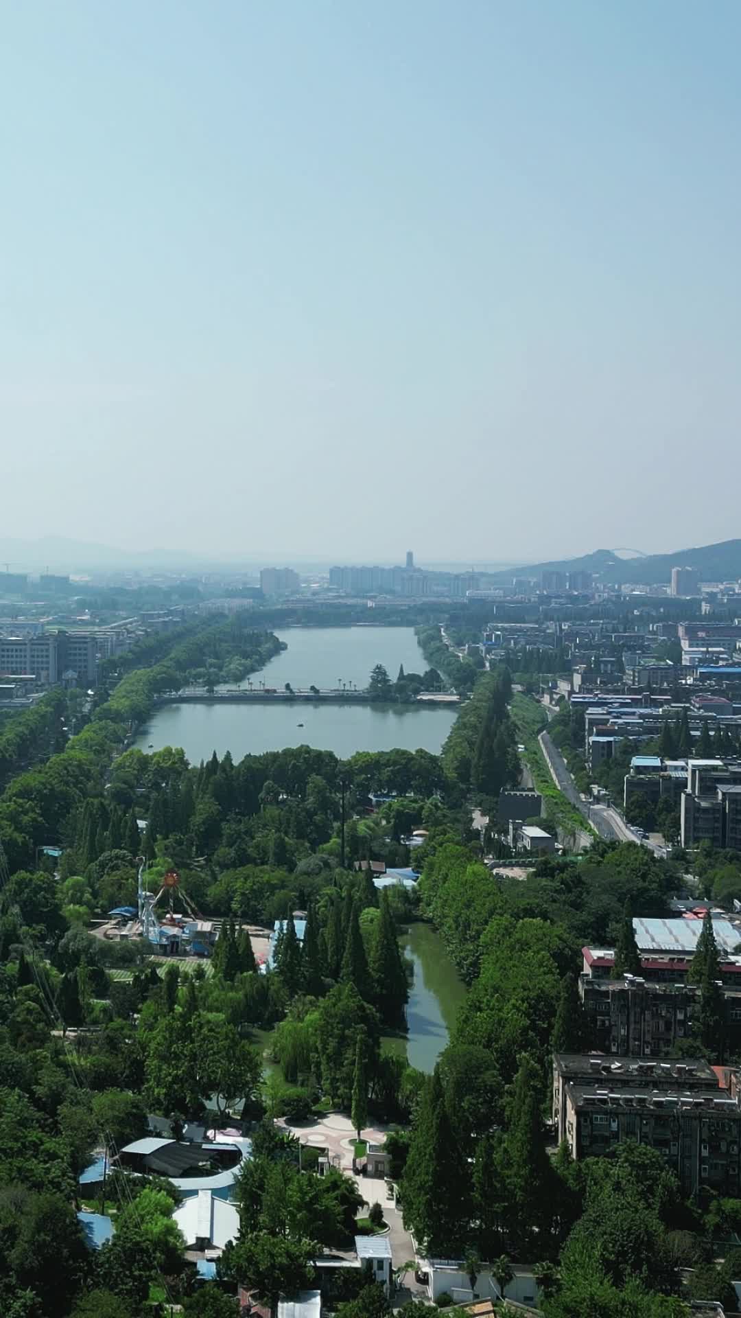 航拍湖北襄阳公园视频的预览图