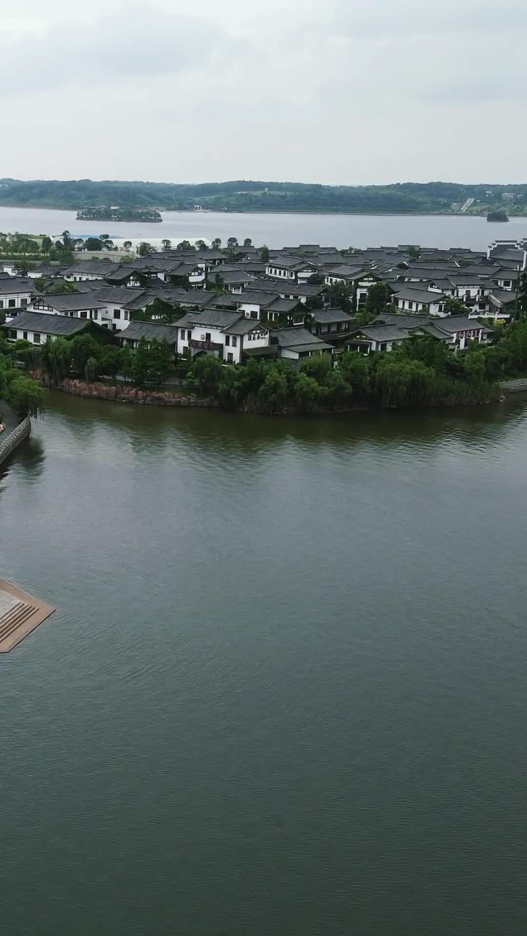 航拍湖南岳阳湘阴洋沙湖渔窑小镇视频的预览图