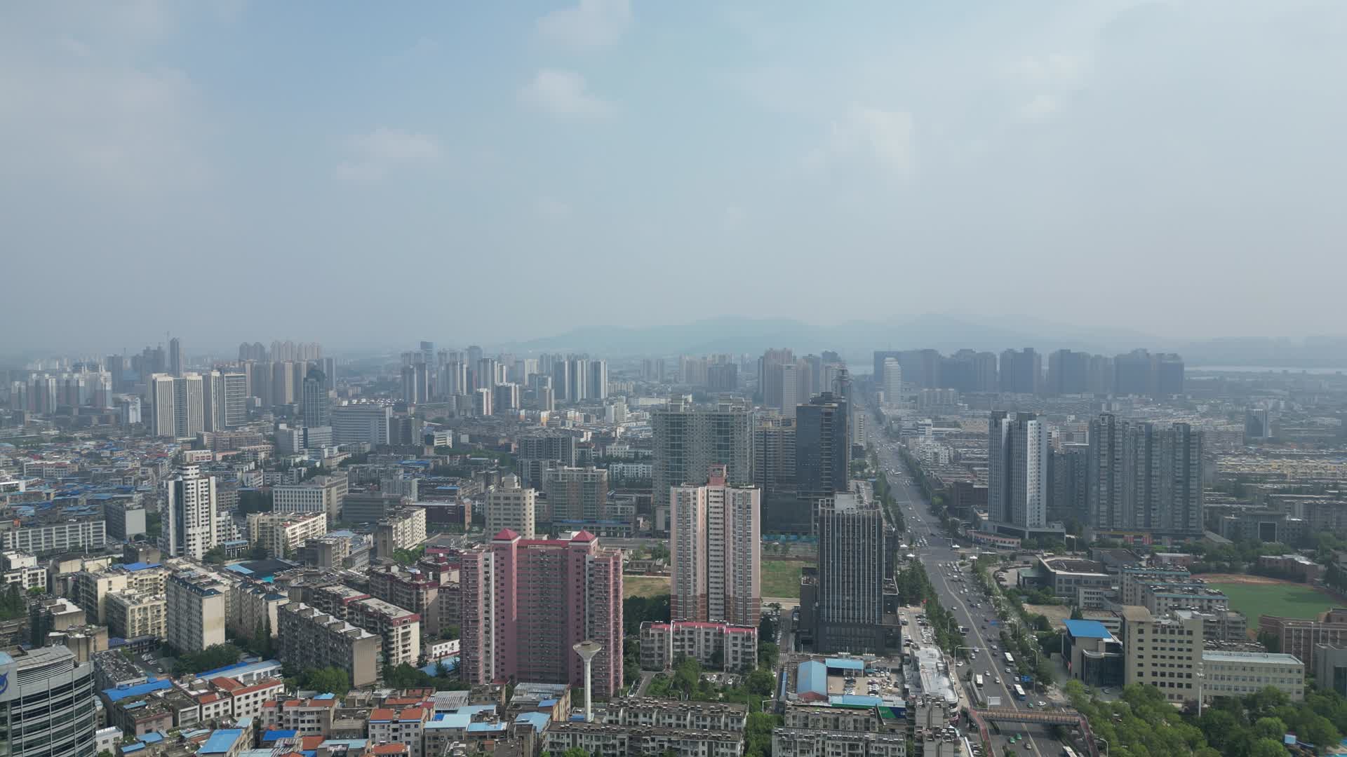 湖北襄阳汉江风光交通航拍视频的预览图