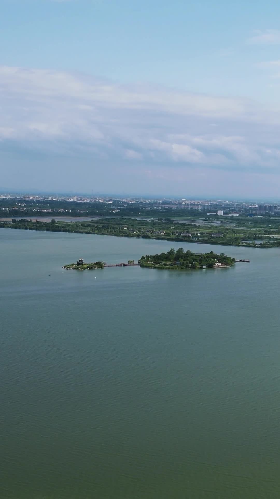 航拍湖南常德柳叶湖景区视频的预览图
