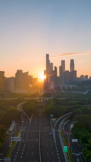 高清竖屏航拍城市夕阳街景视频的预览图
