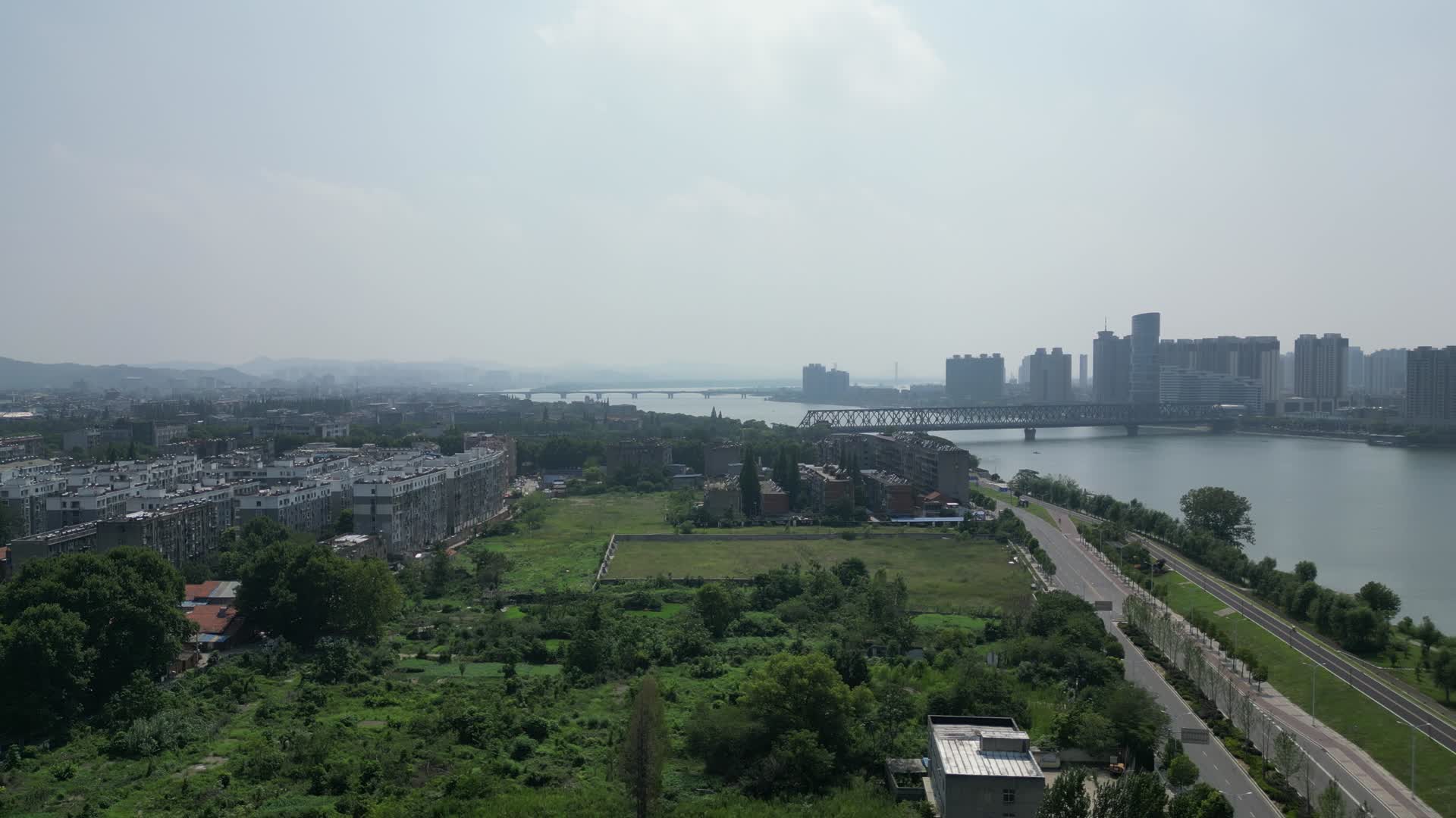 湖北襄阳城市绿化襄阳公园航拍视频的预览图