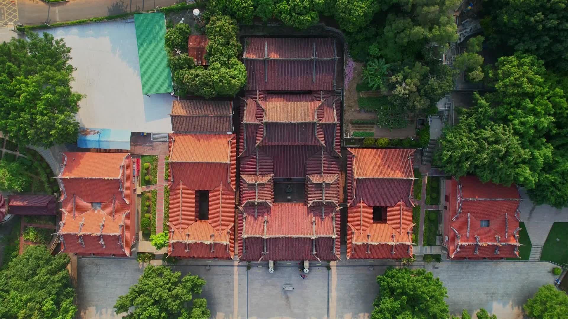 航拍厦门青礁慈济宫景观视频的预览图
