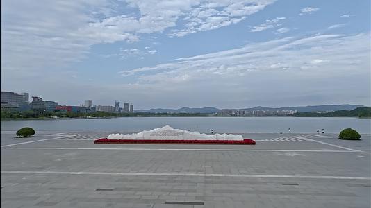 4k航拍成都天府新区兴隆湖公园天空湖水视频的预览图