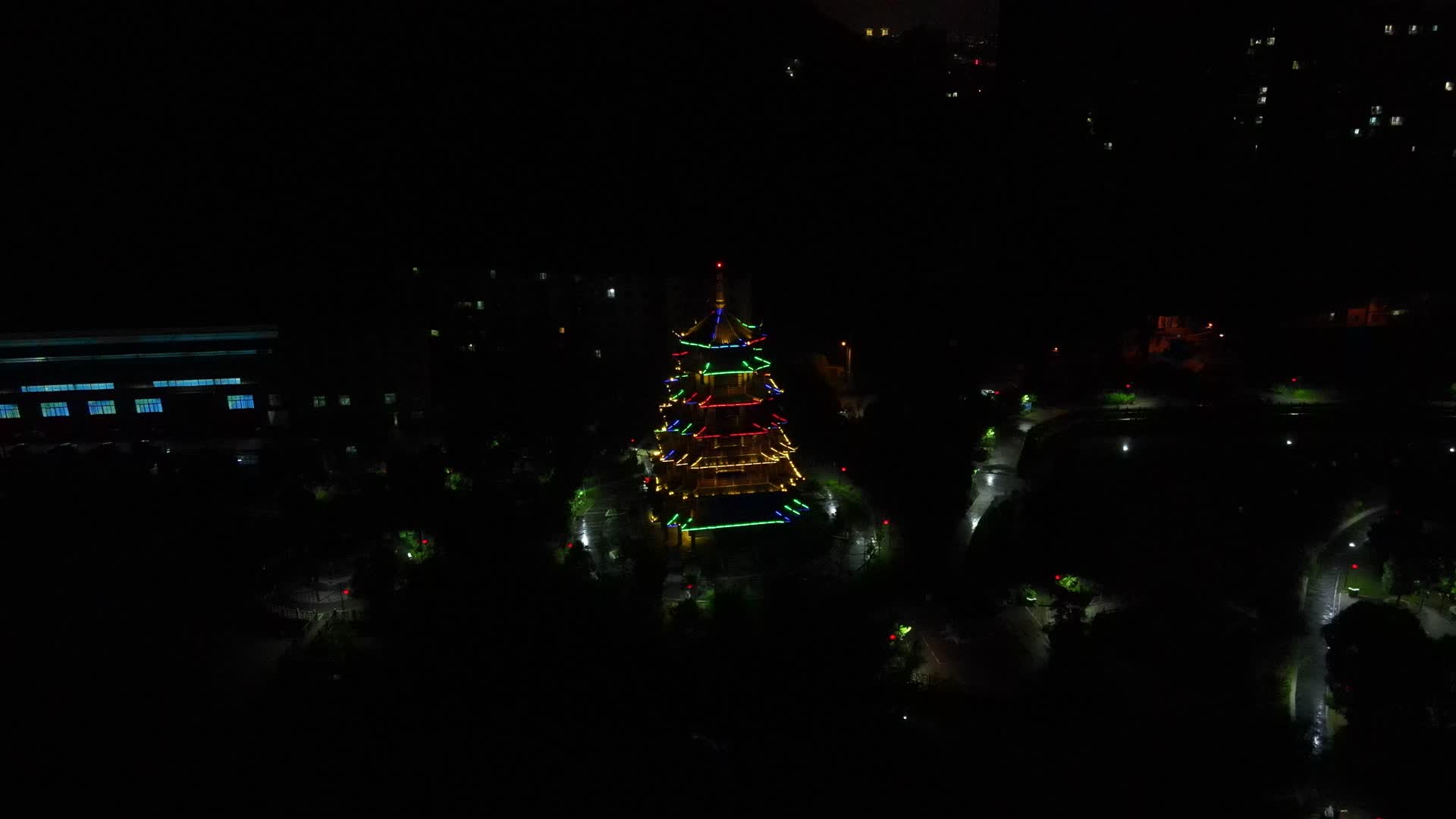 湖南通道鼓楼夜景航拍视频的预览图