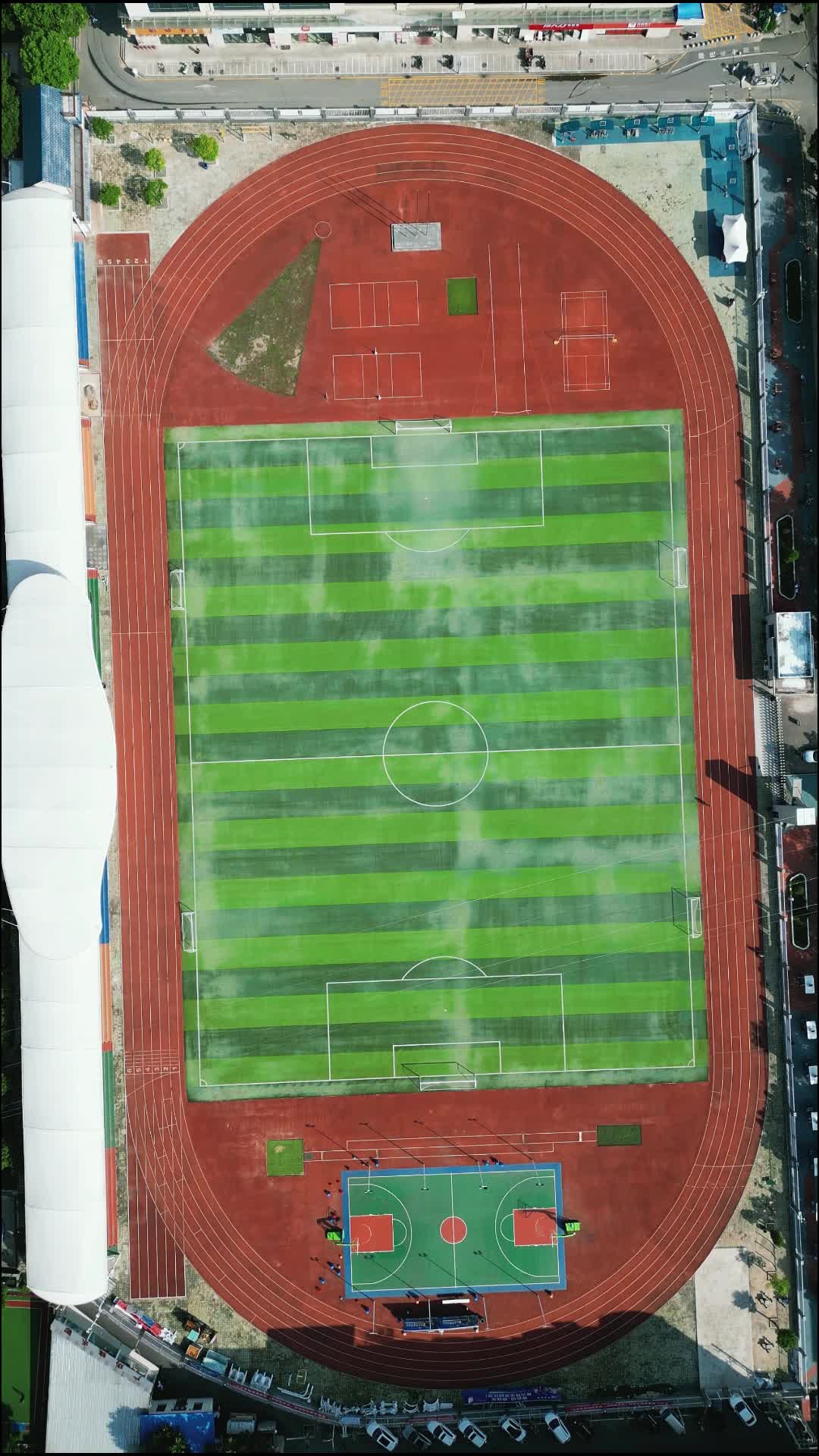 航拍湖北襄阳保康体育场视频的预览图