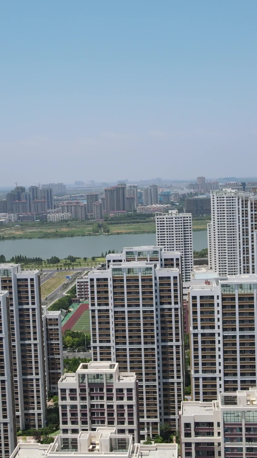 航拍湖北襄阳襄州区城市风光视频的预览图