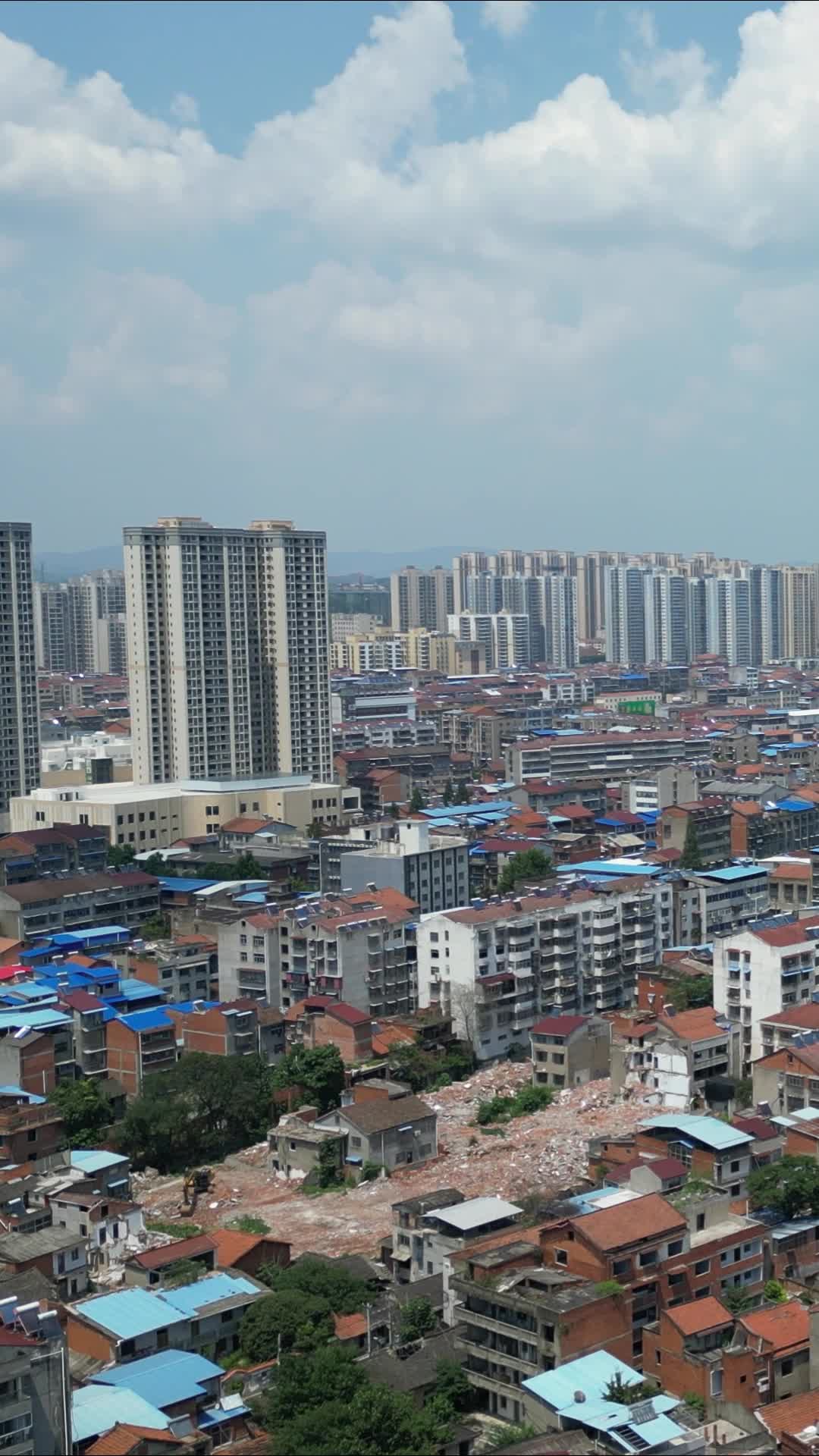 航拍湖北襄阳保康县城市风光1视频的预览图