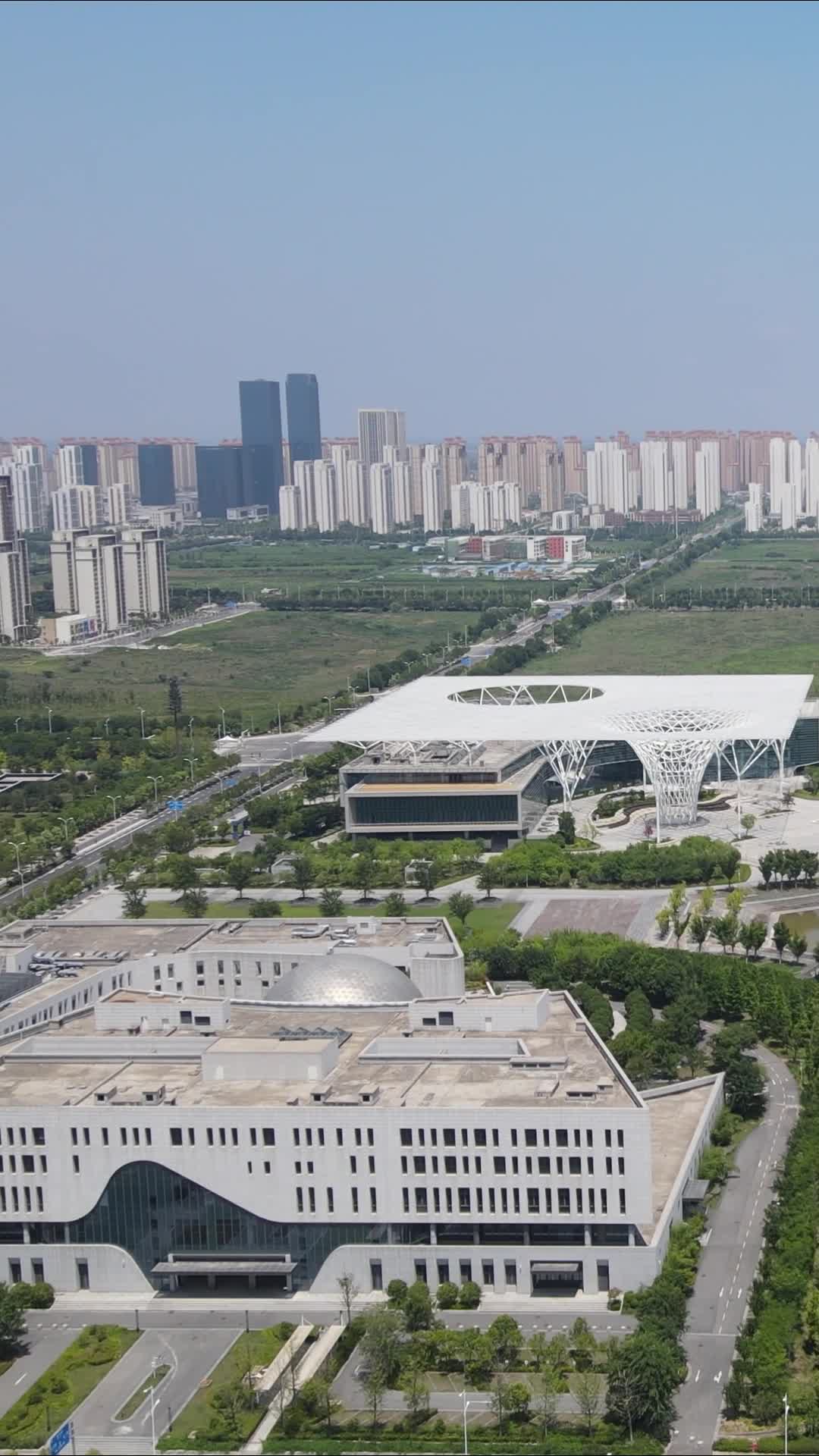航拍湖北襄阳市规划展览馆视频的预览图