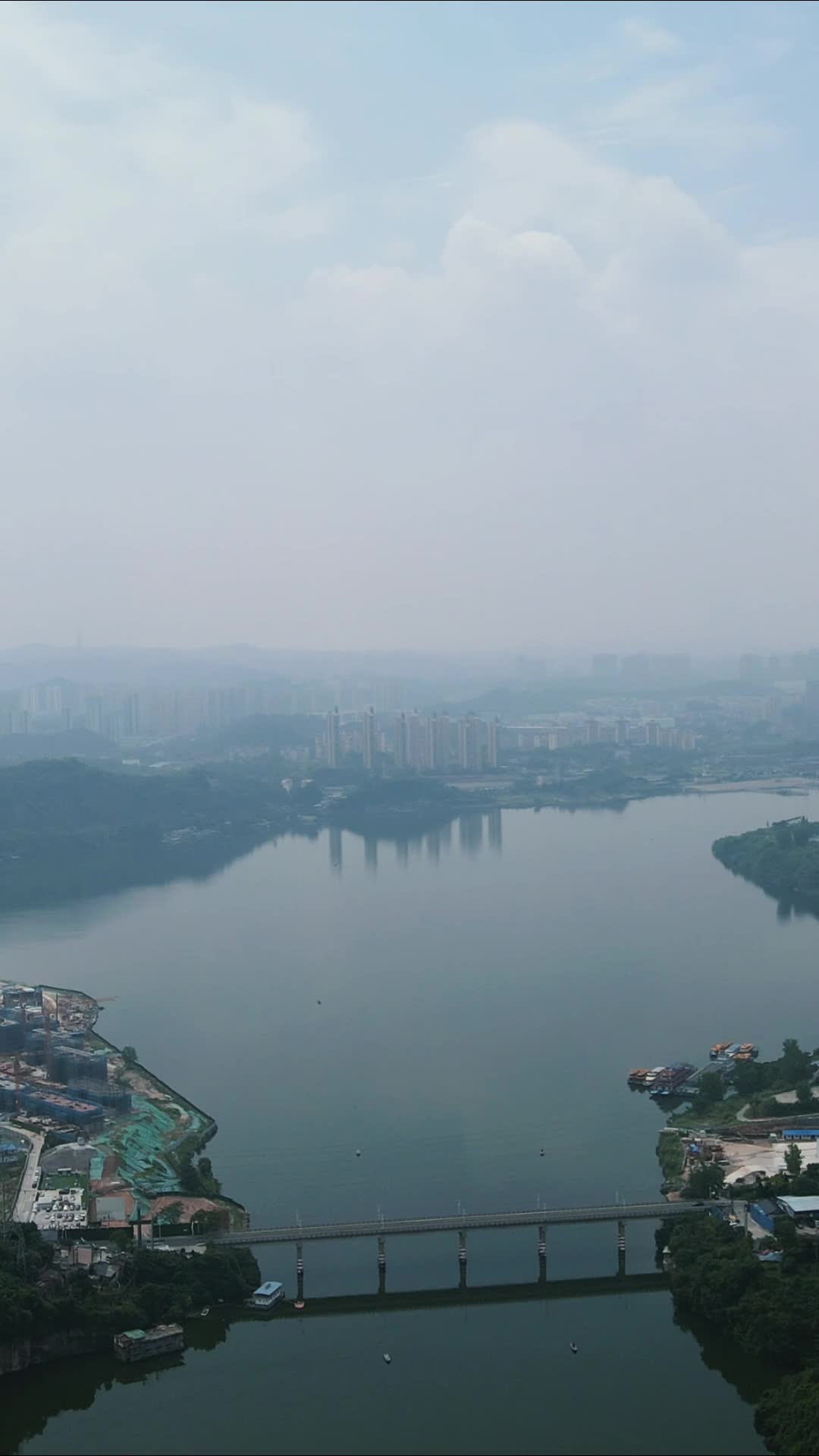 航拍湖北宜昌城郊风光视频的预览图