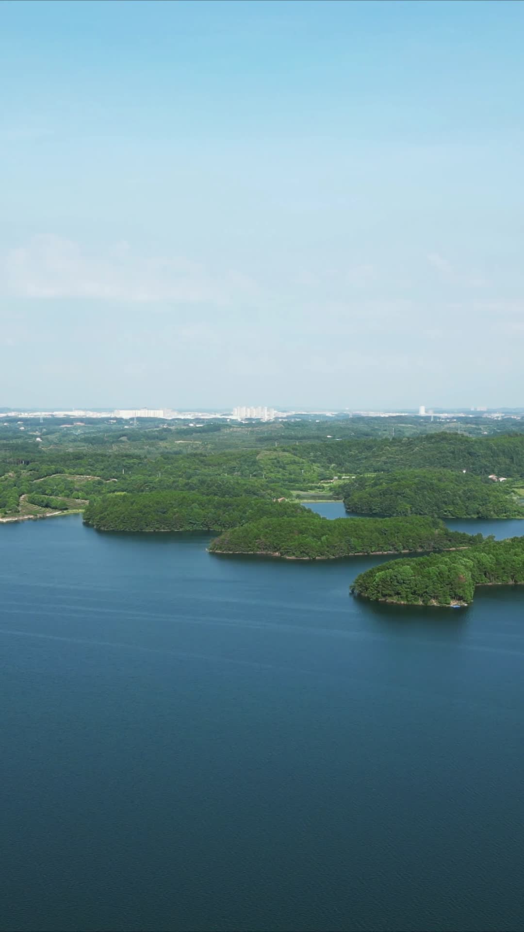 湖北武汉木兰湖5A景区竖屏航拍视频的预览图