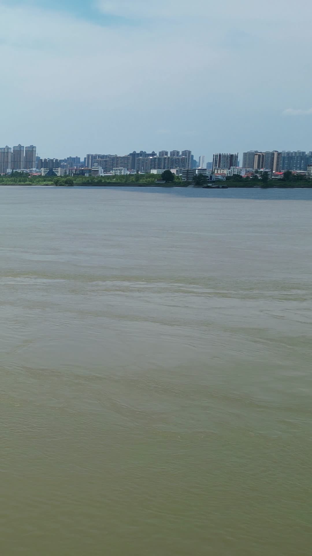 航拍湖北鄂州长江观音阁历史文化古建筑视频的预览图