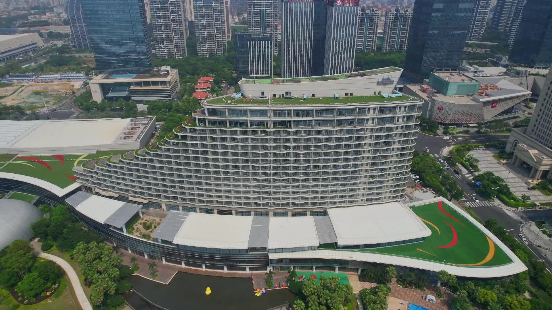 航拍厦门国际会仪中心酒店景观视频的预览图
